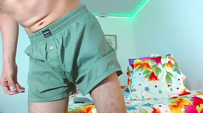 Noah tyler  online show from 12/17/24, 08:21