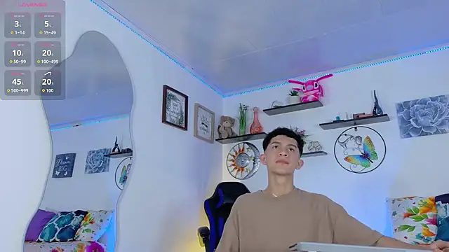 Noah tyler  online show from 10/07/25, 11:46