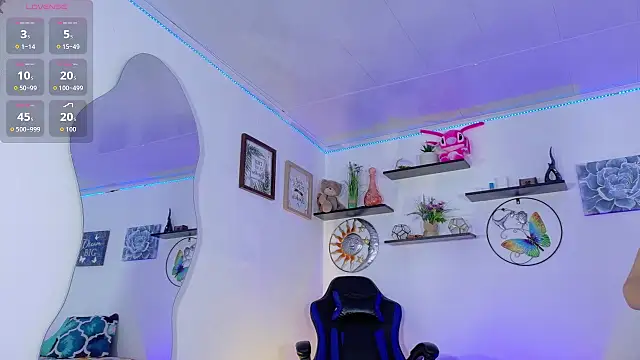 Noah tyler  online show from 10/09/25, 01:47