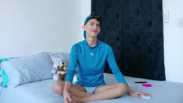 Noah tyler  online show from 11/22/25, 05:45