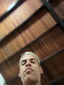 Snapshot of Leo_bunny_hot chatting on 07/15/26, 02:06 Leo bunny hot online show from 07/15/26, 02:06