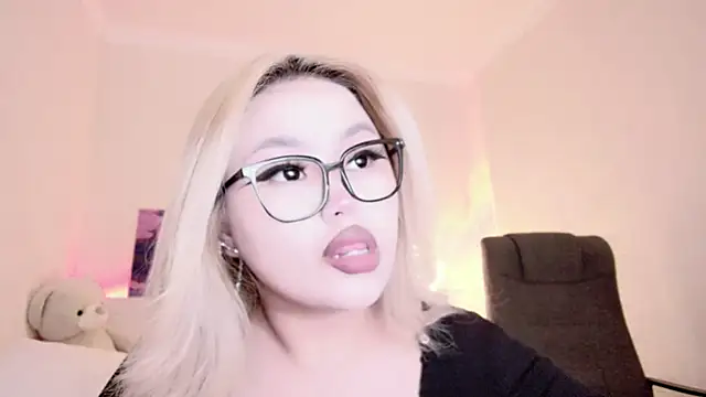 amelia sunlight online show from 12/19/24, 01:07