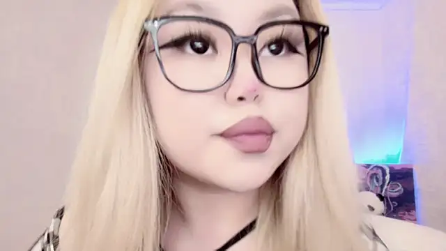 amelia sunlight online show from 03/01/25, 12:17