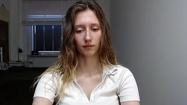 LUNA delight online show from 09/24/25, 05:33