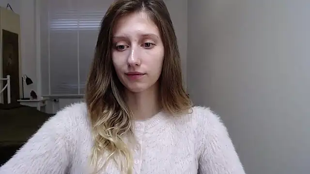 LUNA delight online show from 10/15/25, 05:40