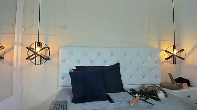 Slut Milf  online show from 02/08/25, 10:19