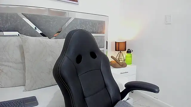 Slut Milf  online show from 03/13/26, 08:59