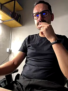 Snapshot of Superdad chatting on 12/14/25, 01:55 Superdad online show from 12/14/25, 01:55