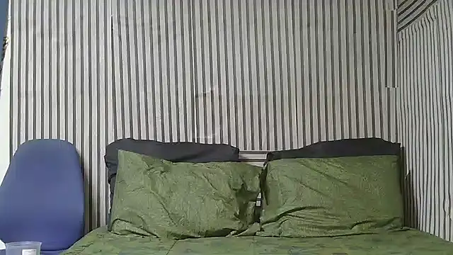 Snapshot of indiansuga chatting on 12/18/25, 08:09 indiansuga online show from 12/18/25, 08:09