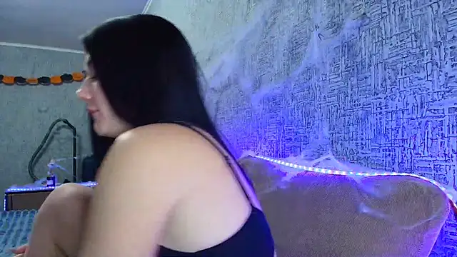 Liana diva online show from 10/30/25, 09:04