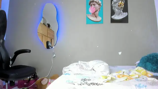 Lilybaudinx96 online show from 01/22/25, 03:31