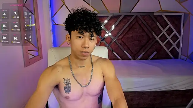 AkazaBoy  online show from 02/05/25, 04:27