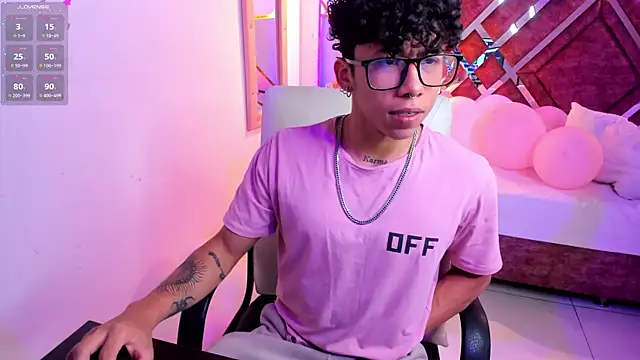 AkazaBoy  online show from 03/17/25, 04:08