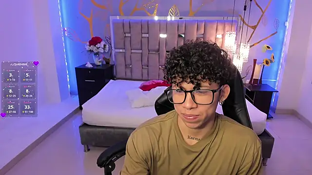 AkazaBoy  online show from 03/20/25, 04:29