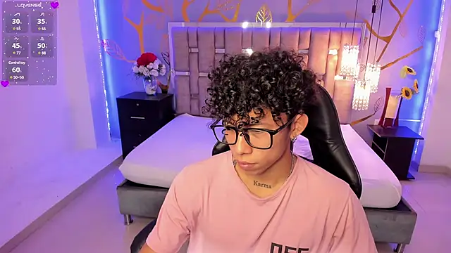 AkazaBoy  online show from 03/21/25, 04:28