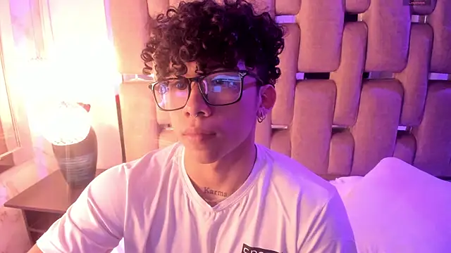 AkazaBoy  online show from 11/15/25, 08:38