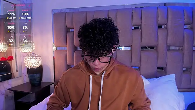 AkazaBoy  online show from 11/23/25, 04:45