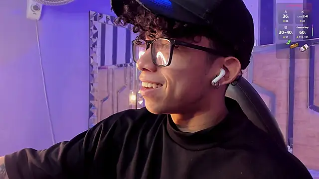 AkazaBoy  online show from 03/28/26, 05:18