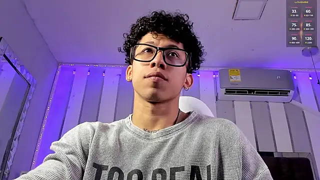 AkazaBoy  online show from 07/26/26, 04:20
