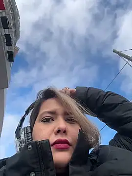 famous indian girl online show from 02/21/25, 07:32