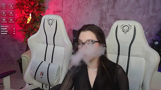 Magnetic Mia  online show from 12/14/24, 03:25