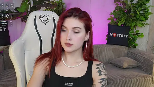 Magnetic Mia  online show from 01/14/25, 03:43