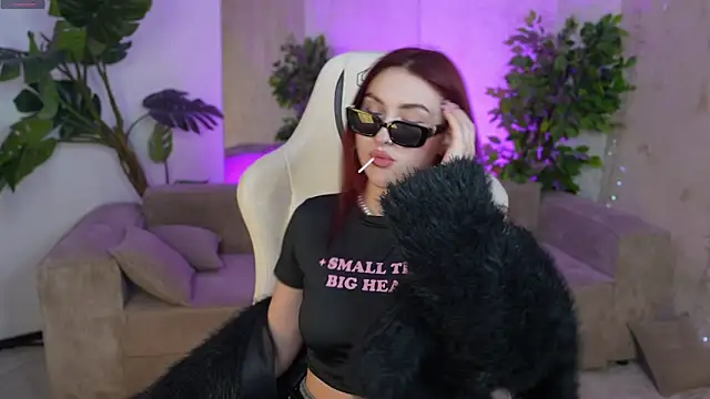 Magnetic Mia  online show from 03/09/25, 09:13