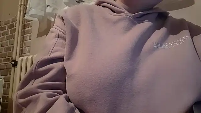 AalinnaK online show from 02/24/25, 03:42