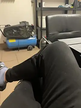 Snapshot of daubine46 chatting on 03/19/26, 02:32 daubine46 online show from 03/19/26, 02:32