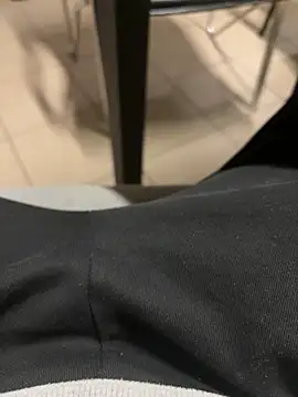 Snapshot of daubine46 chatting on 03/21/26, 03:59 daubine46 online show from 03/21/26, 03:59