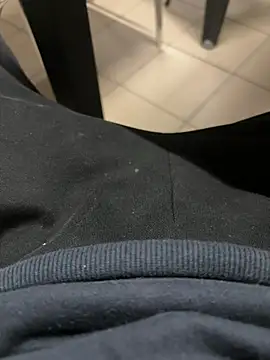 Snapshot of daubine46 chatting on 03/24/26, 02:22 daubine46 online show from 03/24/26, 02:22