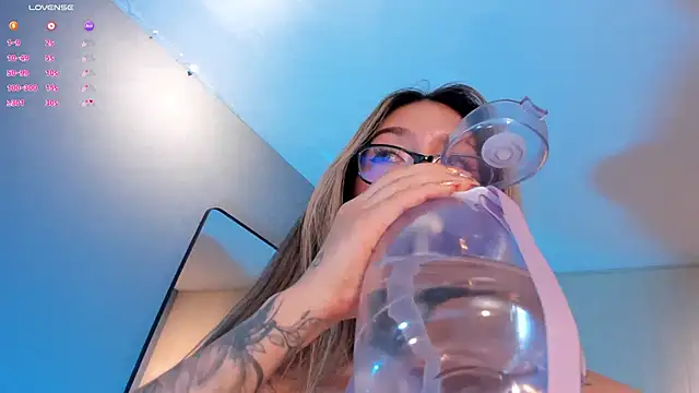 TaraLawrence online show from 02/25/25, 06:25