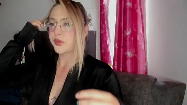 miss julietaa online show from 10/21/25, 12:39