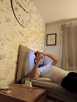 Snapshot of curiously-bi37 chatting on 10/04/25, 09:02 curiously-bi37 online show from 10/04/25, 09:02