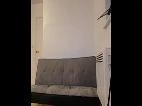 Snapshot of curiously-bi37 chatting on 03/25/26, 04:24 curiously-bi37 online show from 03/25/26, 04:24