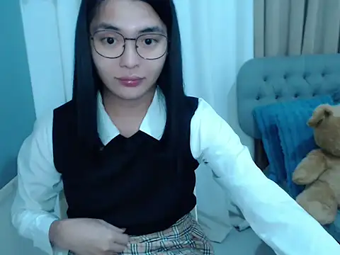 zhaviahale21 online show from 10/12/25, 03:33