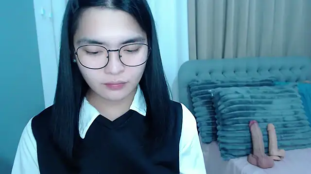 zhaviahale21 online show from 10/24/25, 11:28
