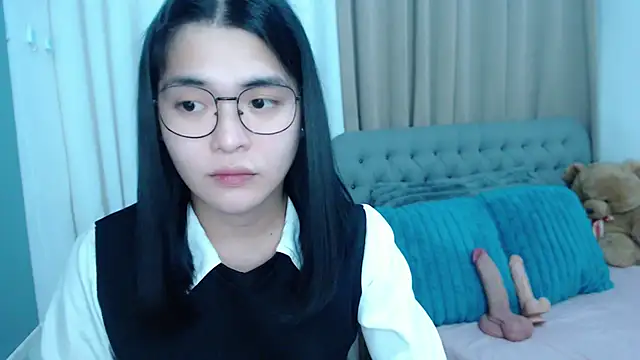 zhaviahale21 online show from 10/25/25, 11:40