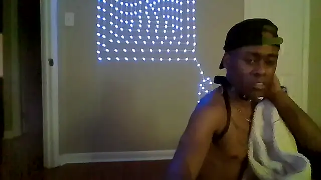 Snapshot of PETER-RABIT chatting on 12/29/24, 11:18 PETER-RABIT online show from 12/29/24, 11:18