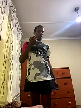 Snapshot of skyfall200 chatting on 10/09/25, 09:02 skyfall200 online show from 10/09/25, 09:02