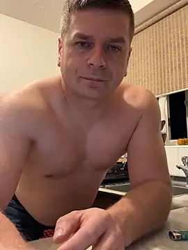 Snapshot of Dan_NFS chatting on 11/17/25, 04:18 Dan NFS online show from 11/17/25, 04:18