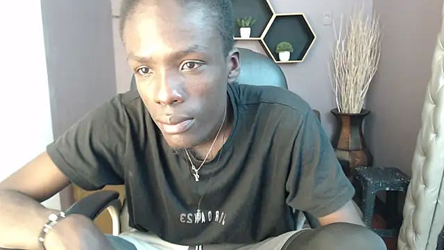 Snapshot of chombo_ath chatting on 01/13/25, 07:53 chombo ath online show from 01/13/25, 07:53