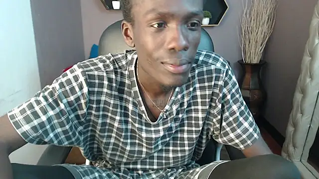 Snapshot of chombo_ath chatting on 01/21/25, 11:56 chombo ath online show from 01/21/25, 11:56