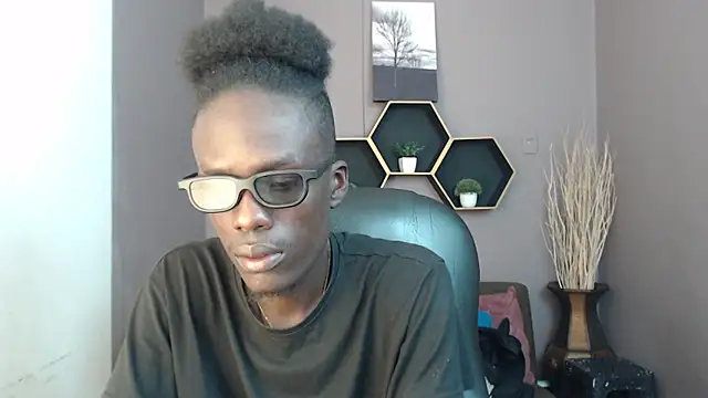 Snapshot of chombo_ath chatting on 02/18/25, 07:41 chombo ath online show from 02/18/25, 07:41