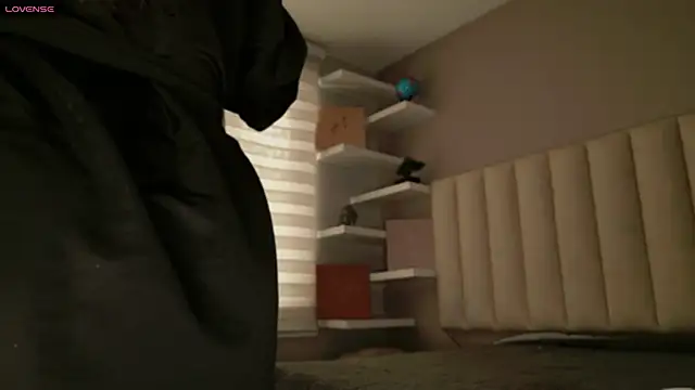 Megan mooree  online show from 11/01/25, 02:08