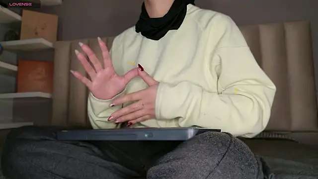 Megan mooree  online show from 04/10/26, 12:32