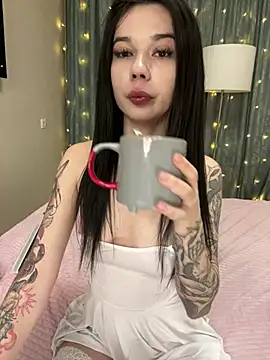Snapshot of Vika_Gray chatting on 03/19/25, 06:12 Vika Gray online show from 03/19/25, 06:12