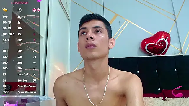 Oliver king sex online show from 03/06/25, 06:16