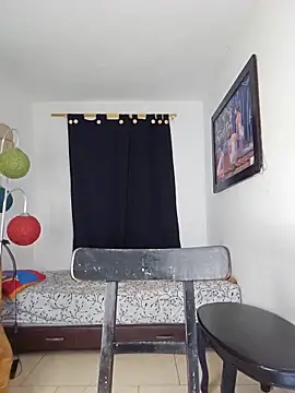 Snapshot of Antonella2_m chatting on 02/17/25, 12:05 Antonella2 m online show from 02/17/25, 12:05