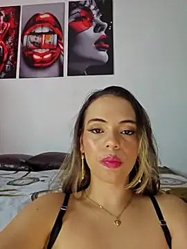 Snapshot of Antonella2_m chatting on 10/04/25, 05:00 Antonella2 m online show from 10/04/25, 05:00